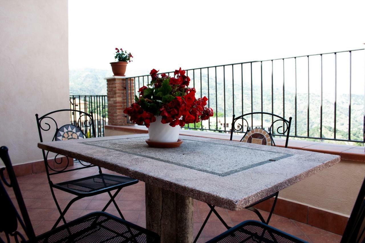 Casa Gambino Bed & Breakfast Savoca Exterior photo